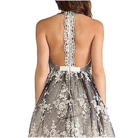 New Alice and Olivia Beatrice T-back Lace Fit And Flare Dress - Picture 3 of 8